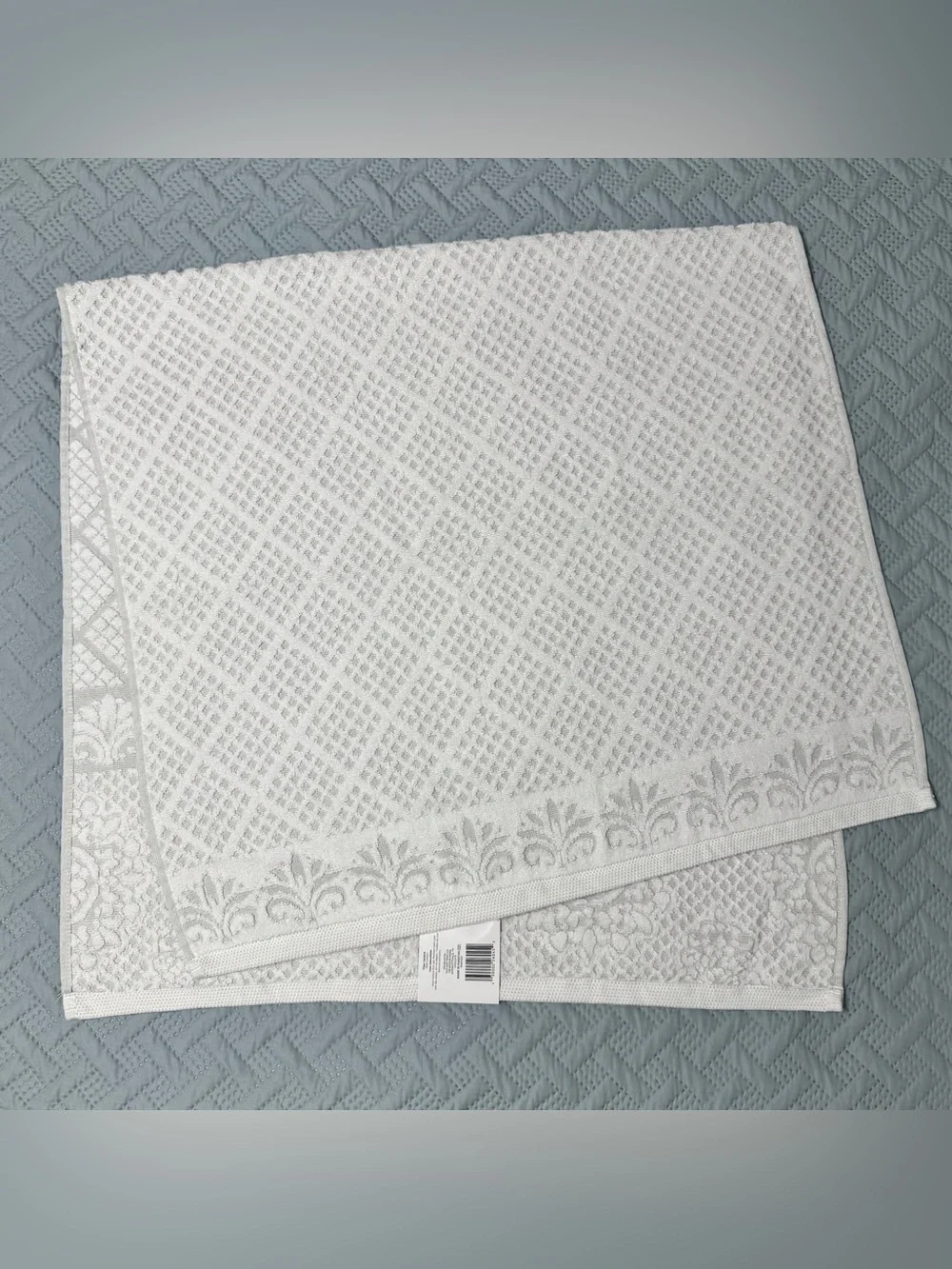 Comfort Bay Jacquard Bath Towel Set 3-Piece White Gray Damask 27x52 NWT